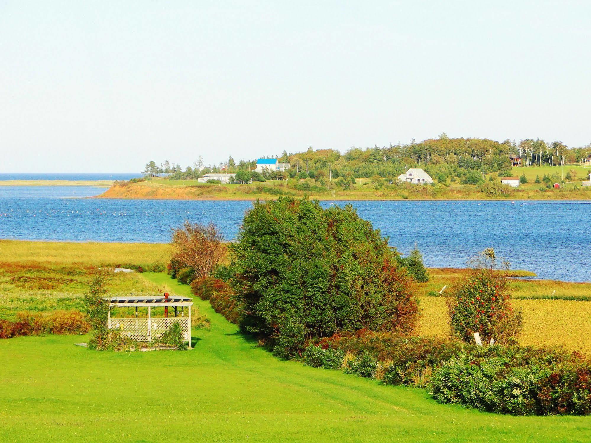 Blue Crest Cottages North Rustico Bagian luar foto